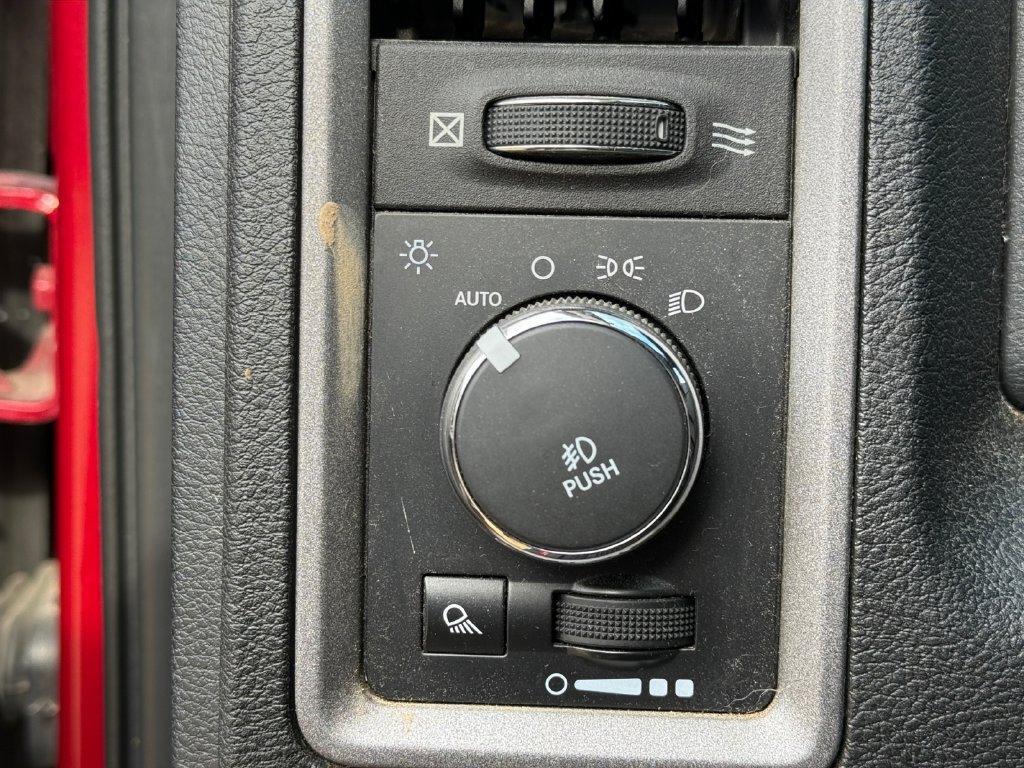 Used 2014 RAM 1500 Express AWD/4WD image 16