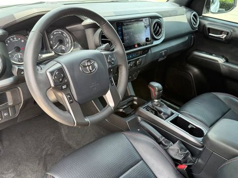 Used 2019 Toyota Tacoma TRD Pro AWD/4WD image 11