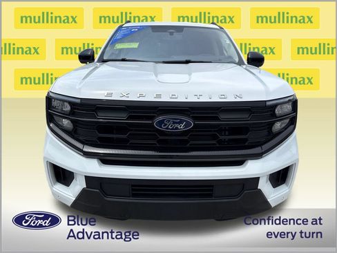 Used 2025 Ford Expedition Max Active RWD image 11