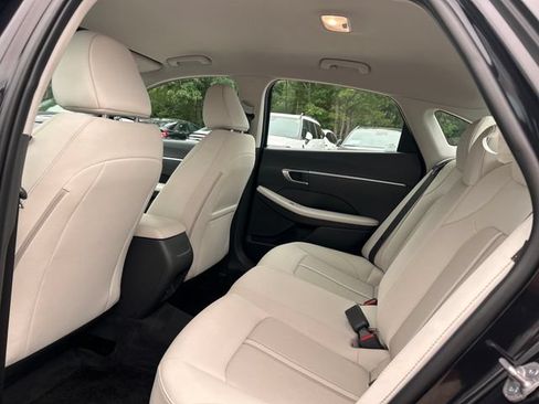 Used 2025 Hyundai Sonata SE FWD image 21