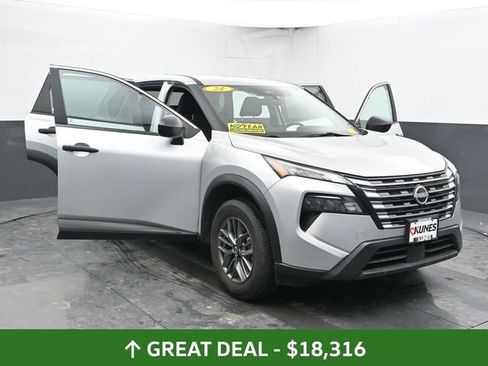 Used 2024 Nissan Rogue S image 51