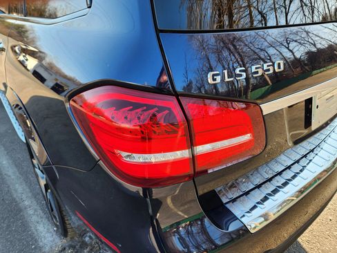 Used 2017 Mercedes-Benz GLS 550 4MATIC image 11