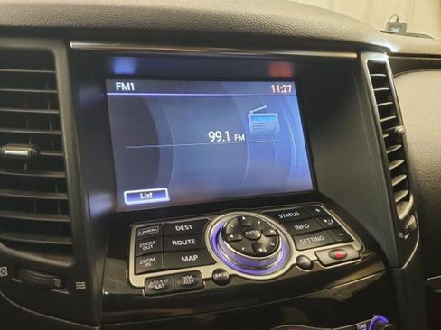 Used 2017 INFINITI QX70 AWD w/ Premium Package image 19