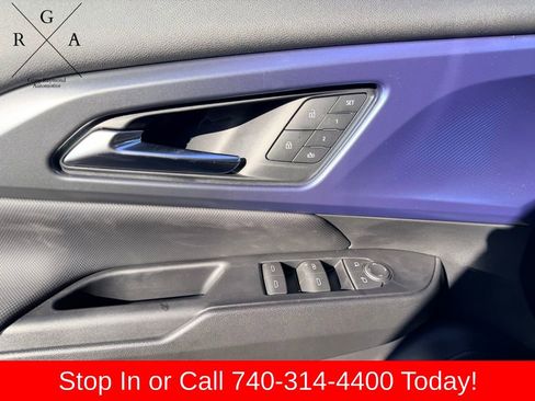 New 2026 Chevrolet Equinox EV LT w/ Convenience Package II FWD image 22