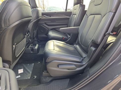 New 2025 Jeep Grand Cherokee L Limited w/ Luxury Tech Group II image 19