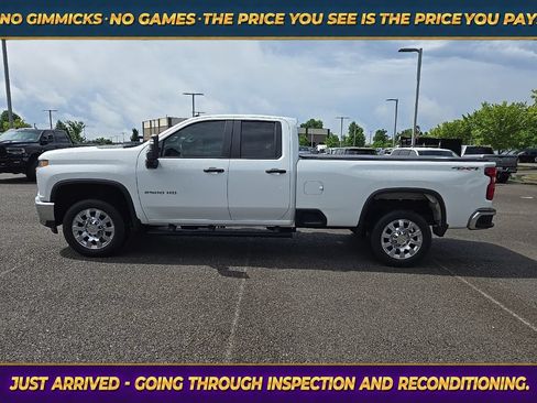 Used 2022 Chevrolet Silverado 2500 W/T w/ WT Convenience Package AWD/4WD image 4