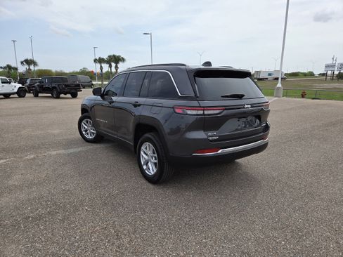 New 2026 Jeep Grand Cherokee Laredo X image 5