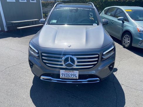 Used 2026 Mercedes-Benz GLB 250 image 2