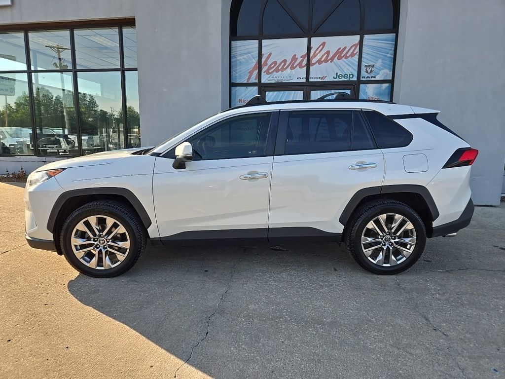 Used 2019 Toyota RAV4 Limited w/ Cold Weather Package AWD/4WD image 6