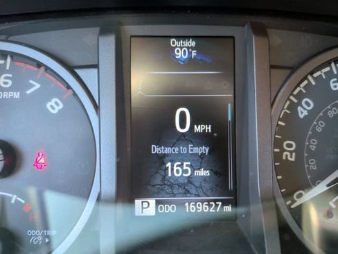 Used 2018 Toyota Tacoma TRD Off-Road AWD/4WD image 20