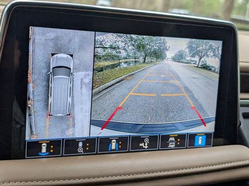 Used 2021 Chevrolet Suburban Premier image 38