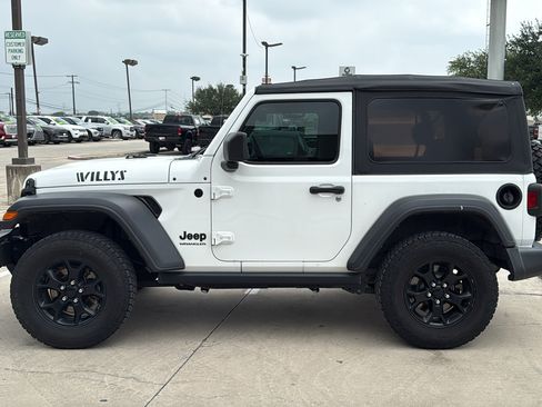 Certified 2020 Jeep Wrangler Sport AWD/4WD image 2