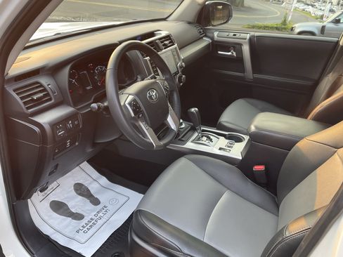 Certified 2021 Toyota 4Runner SR5 Premium w/ Moonroof Package AWD/4WD image 9