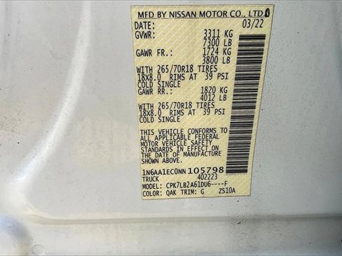 Used 2022 Nissan Titan SV image 32