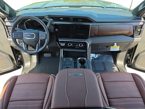 New 2026 GMC Sierra 2500 Denali Ultimate AWD/4WD image 9