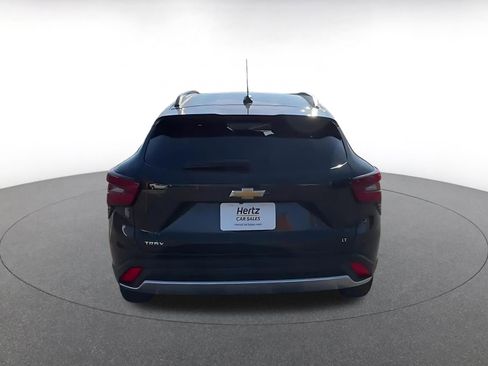 Used 2025 Chevrolet Trax LT image 12