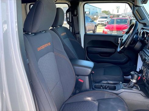 Used 2023 Jeep Gladiator Mojave image 30
