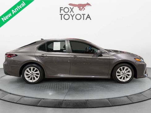 Used 2021 Toyota Camry LE FWD image 7