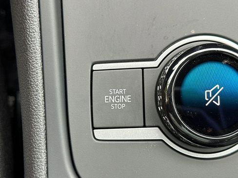 New 2026 Volkswagen Tiguan SE image 21