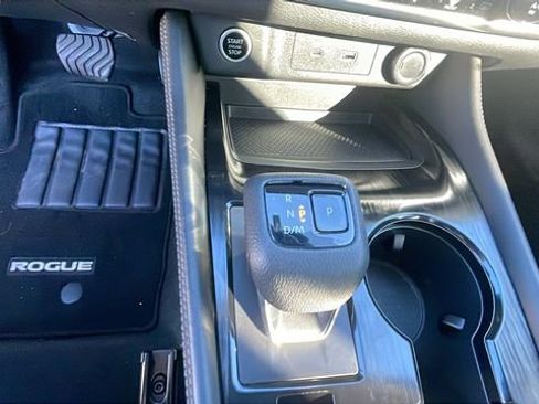Used 2021 Nissan Rogue SL w/ Premium Package image 23