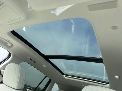 New 2026 Buick Enclave Avenir w/ Super Cruise Package FWD image 15