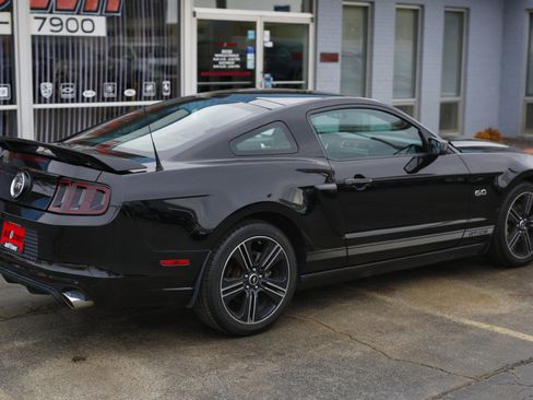 Used 2013 Ford Mustang GT Premium image 16