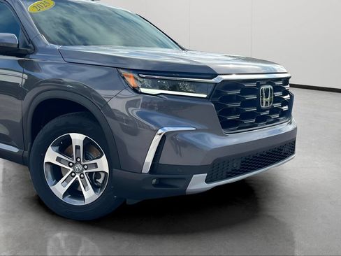Used 2025 Honda Pilot EX-L image 2