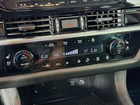 Used 2023 Nissan Pathfinder Platinum AWD/4WD image 19
