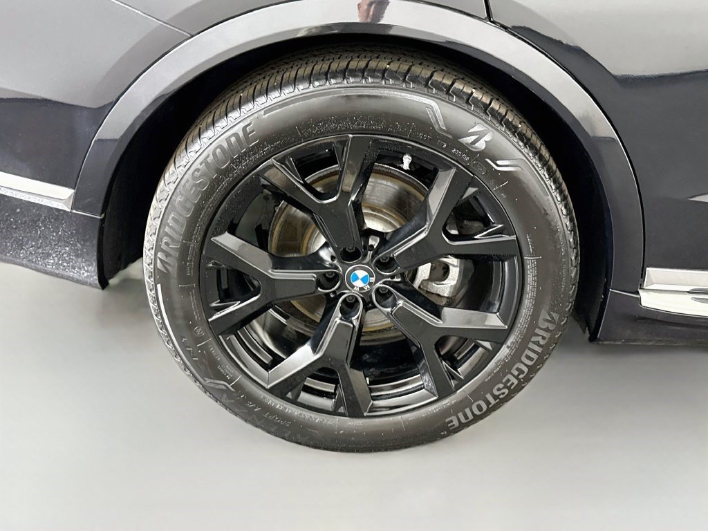 Used 2026 BMW X7 xDrive40i AWD/4WD image 32