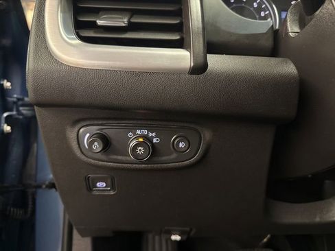 Used 2024 GMC Terrain SLT AWD/4WD image 20