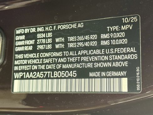 Certified 2026 Porsche Macan Turbo AWD/4WD image 33