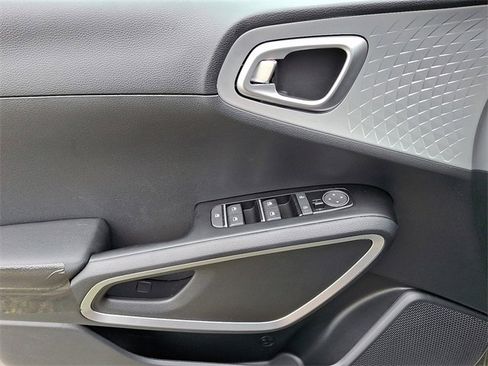 New 2025 Kia Soul LX w/ LX Technology Package image 8