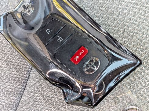 Used 2025 Toyota 4Runner SR5 AWD/4WD image 36