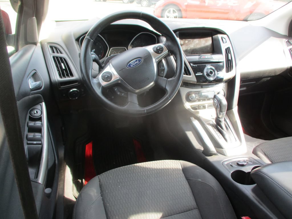 Used 2012 Ford Focus SEL FWD image 10