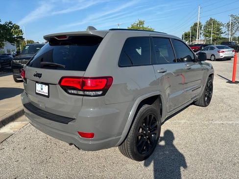 Used 2021 Jeep Grand Cherokee Laredo X AWD/4WD image 8