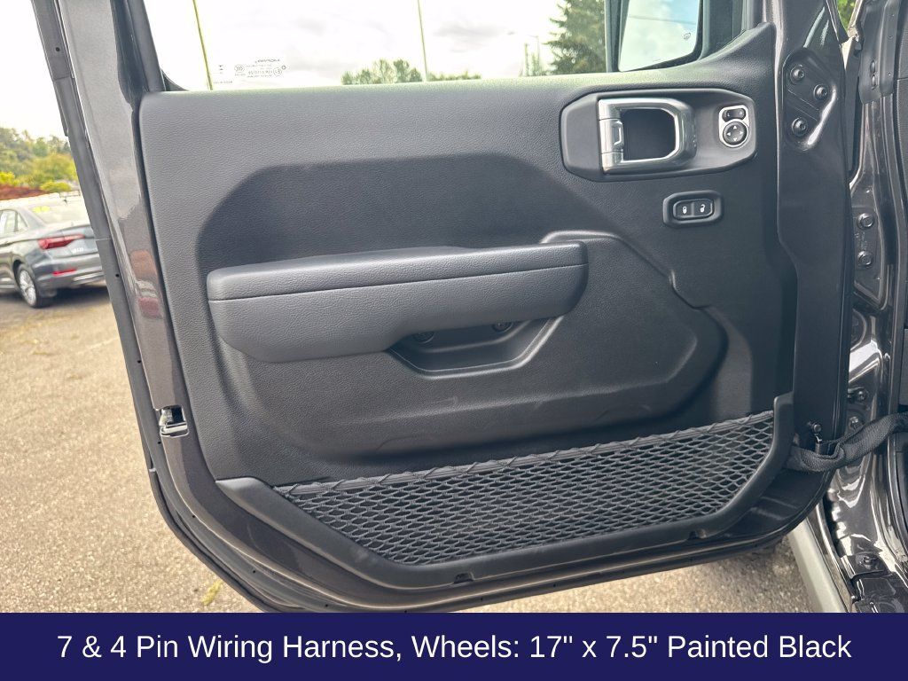 Used 2024 Jeep Wrangler Unlimited AWD/4WD image 13