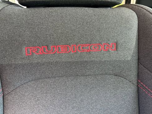 Used 2025 Jeep Wrangler Unlimited Rubicon AWD/4WD image 34