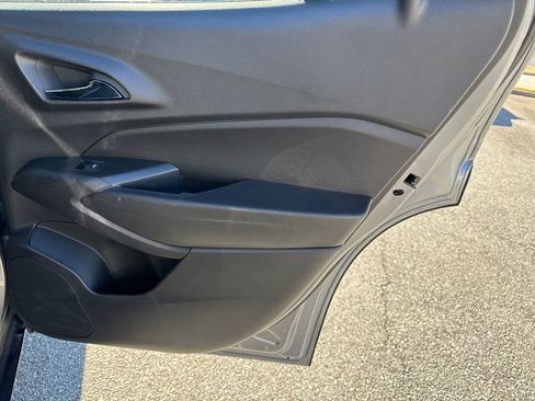 Certified 2025 Chevrolet Trax LT w/ LT Convenience Package image 16