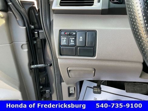 Used 2016 Honda Odyssey SE image 48