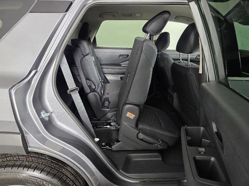 New 2026 Nissan Pathfinder SV image 18