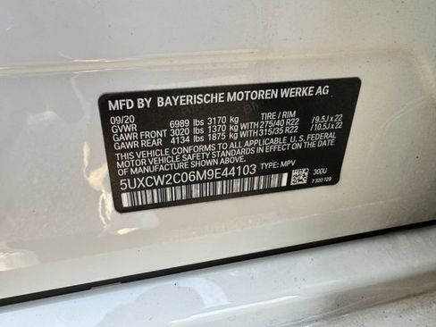 Used 2021 BMW X7 xDrive40i w/ M Sport Package image 29