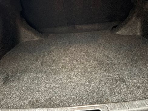 Used 2018 Toyota Corolla LE FWD image 33