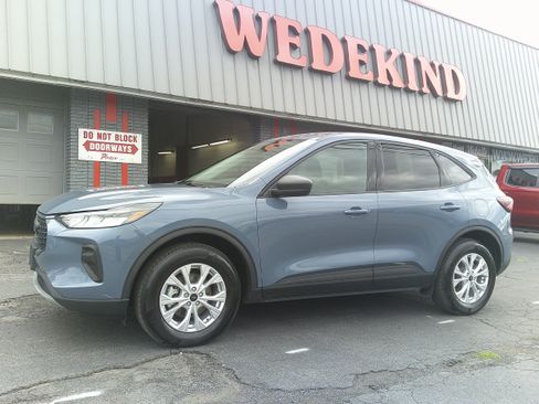 Used 2025 Ford Escape Active AWD/4WD image 3