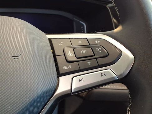 Certified 2023 Volkswagen Taos SEL AWD/4WD image 15