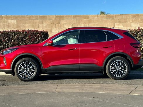 Used 2024 Ford Escape SE w/ PHEV Premium Package image 7