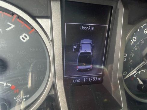 Used 2016 Toyota Tacoma Limited image 11