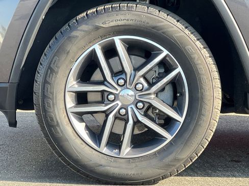 Used 2018 Jeep Grand Cherokee Limited w/ Luxury Group II AWD/4WD image 38