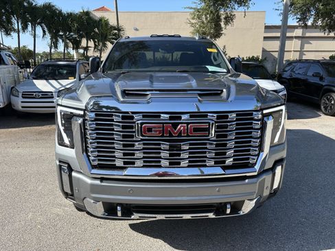 Certified 2024 GMC Sierra 3500 Denali w/ Technology Package AWD/4WD image 2