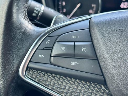 Used 2022 Cadillac XT5 Sportv w/ Technology Package AWD/4WD image 16