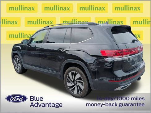 Used 2025 Volkswagen Atlas SE FWD image 3
